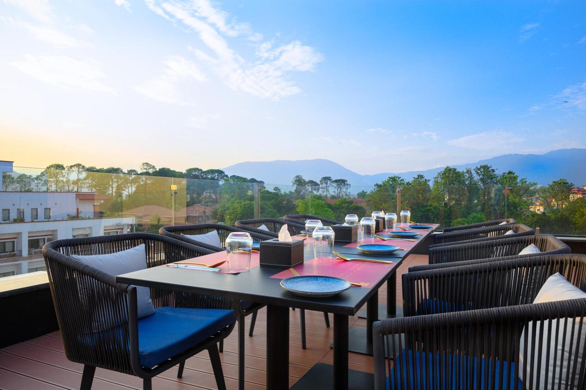 Hotel Le Himalaya Катманду Екстериор снимка